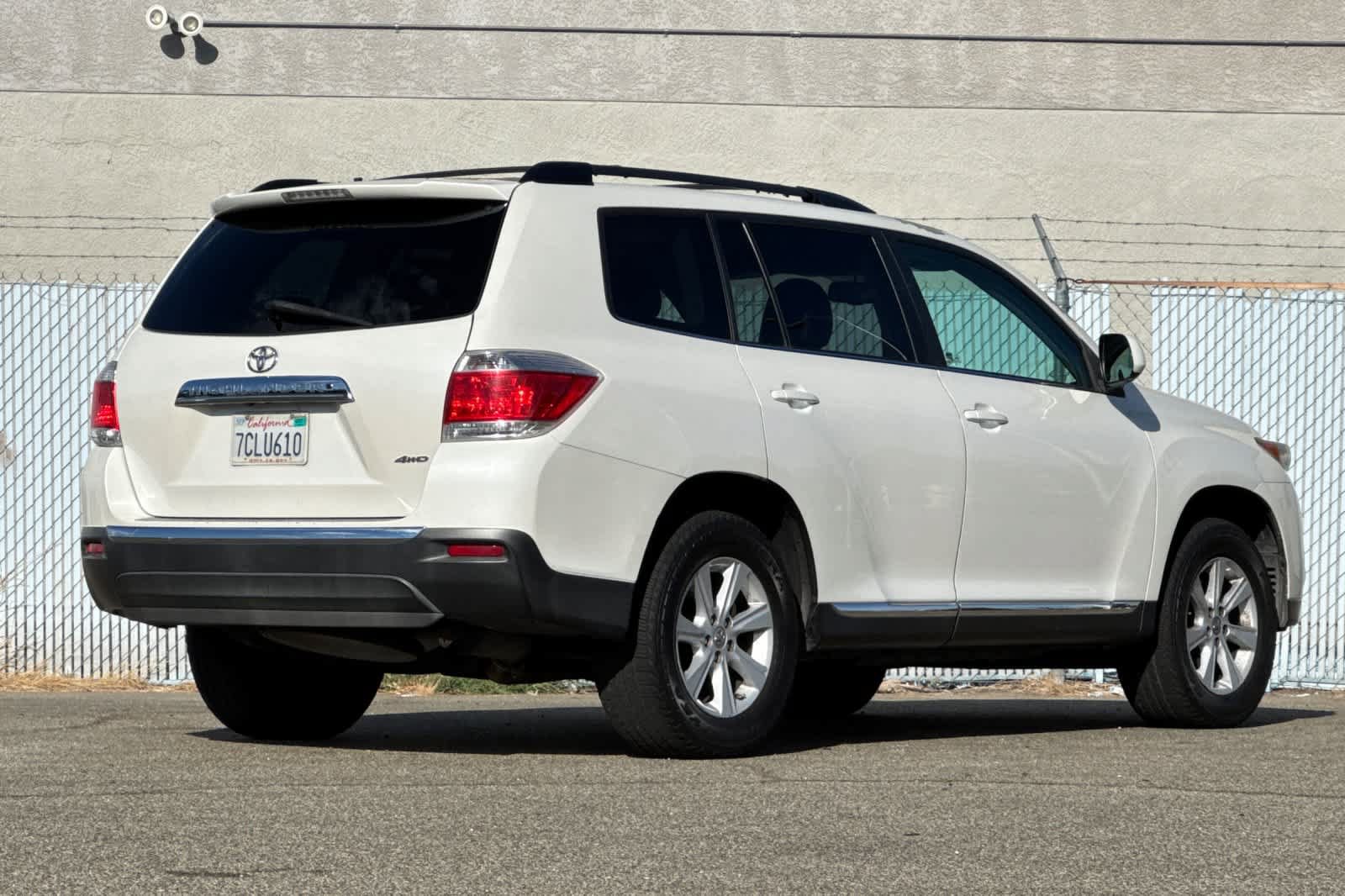 Used 2013 Toyota Highlander SE AWD/4WD image 3