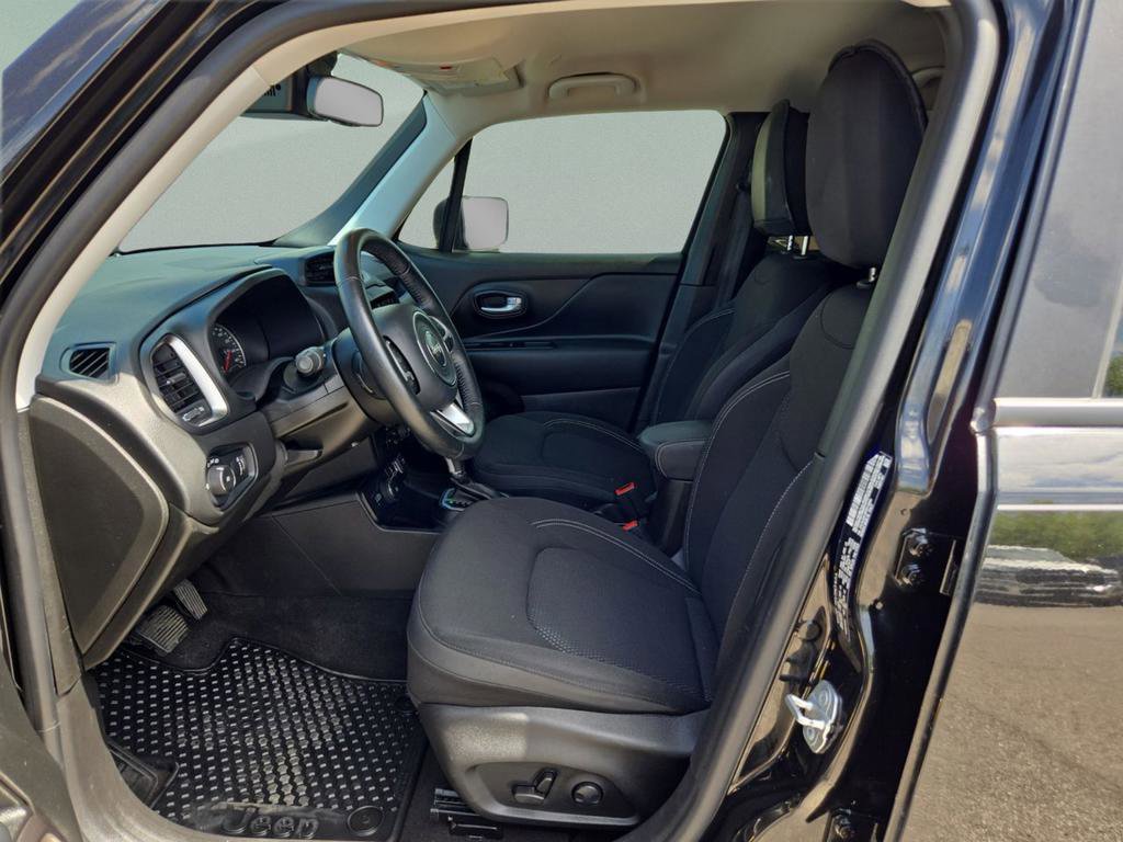 Certified 2023 Jeep Renegade Latitude w/ Premium Group image 23