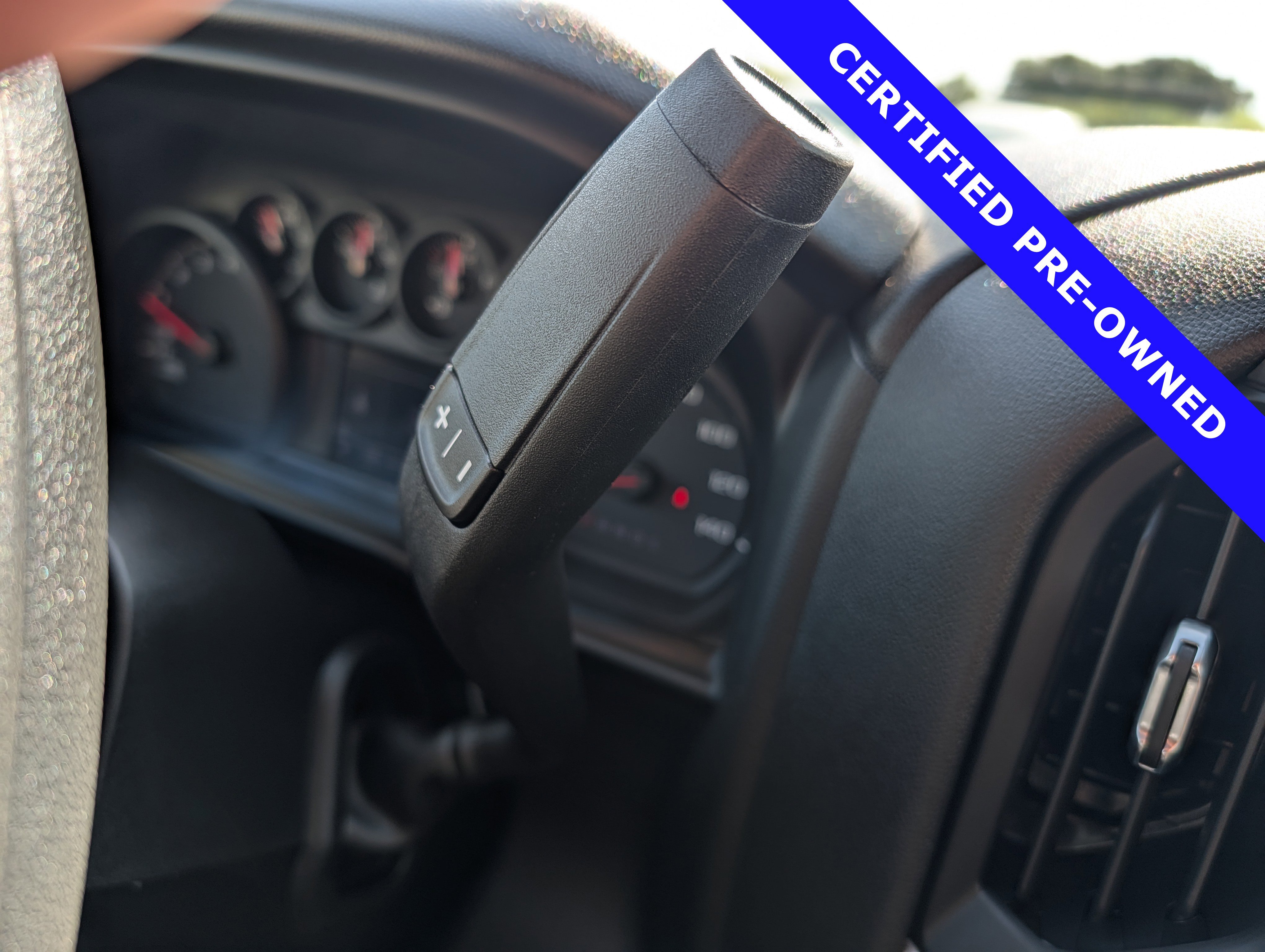 Used 2025 Chevrolet Silverado 1500 Custom AWD/4WD image 32