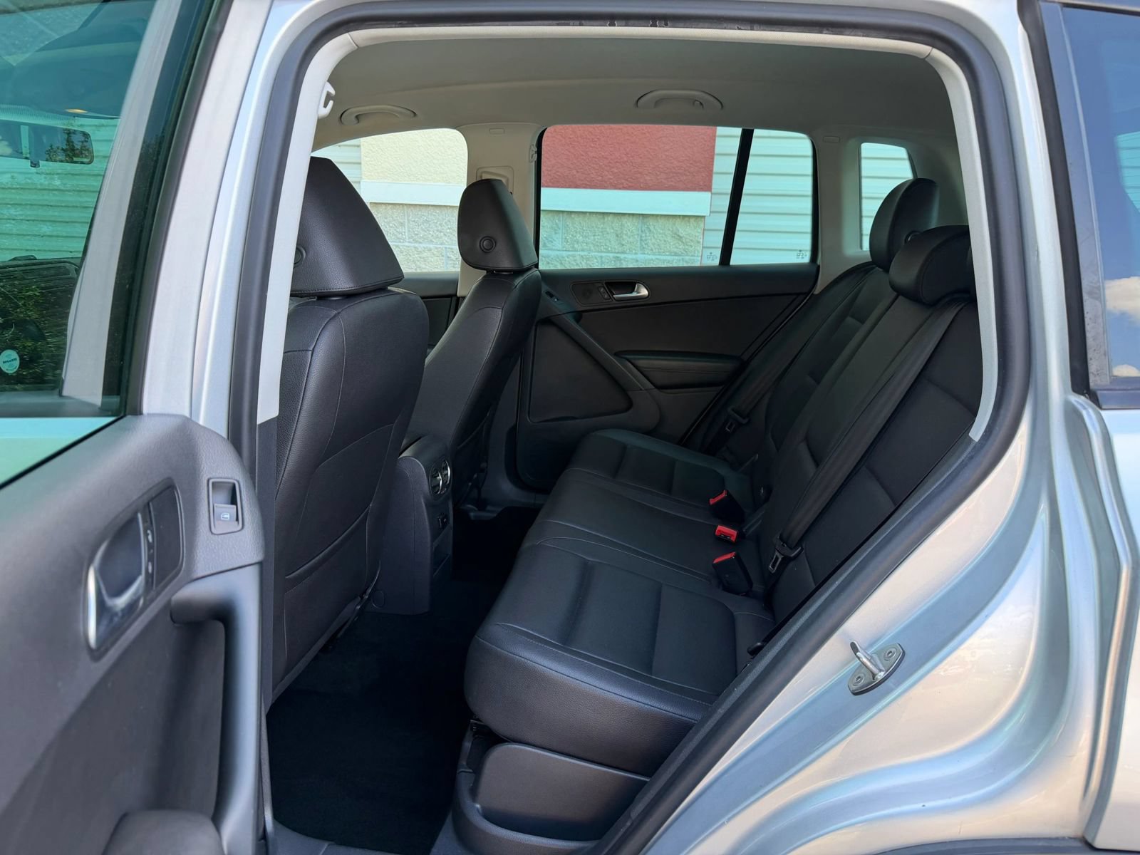 Used 2015 Volkswagen Tiguan SE FWD image 26