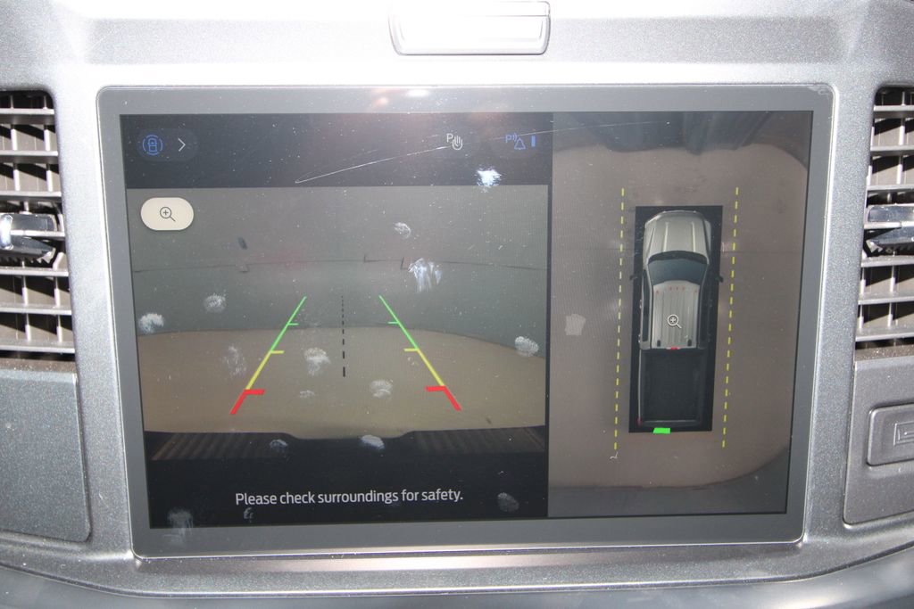 Used 2025 Ford F350 Lariat w/ Black Appearance Package image 17