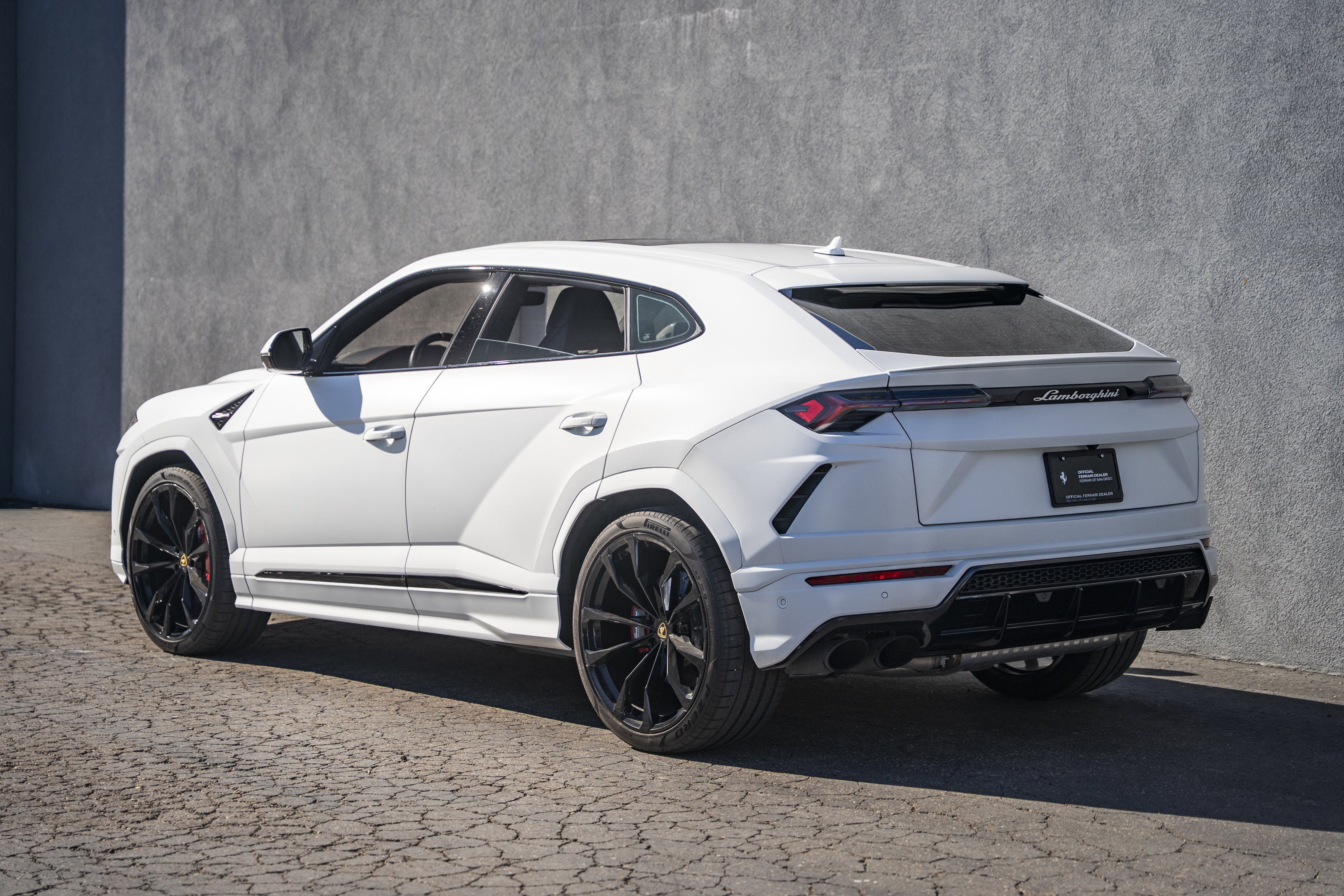 Used 2021 Lamborghini Urus AWD image 3