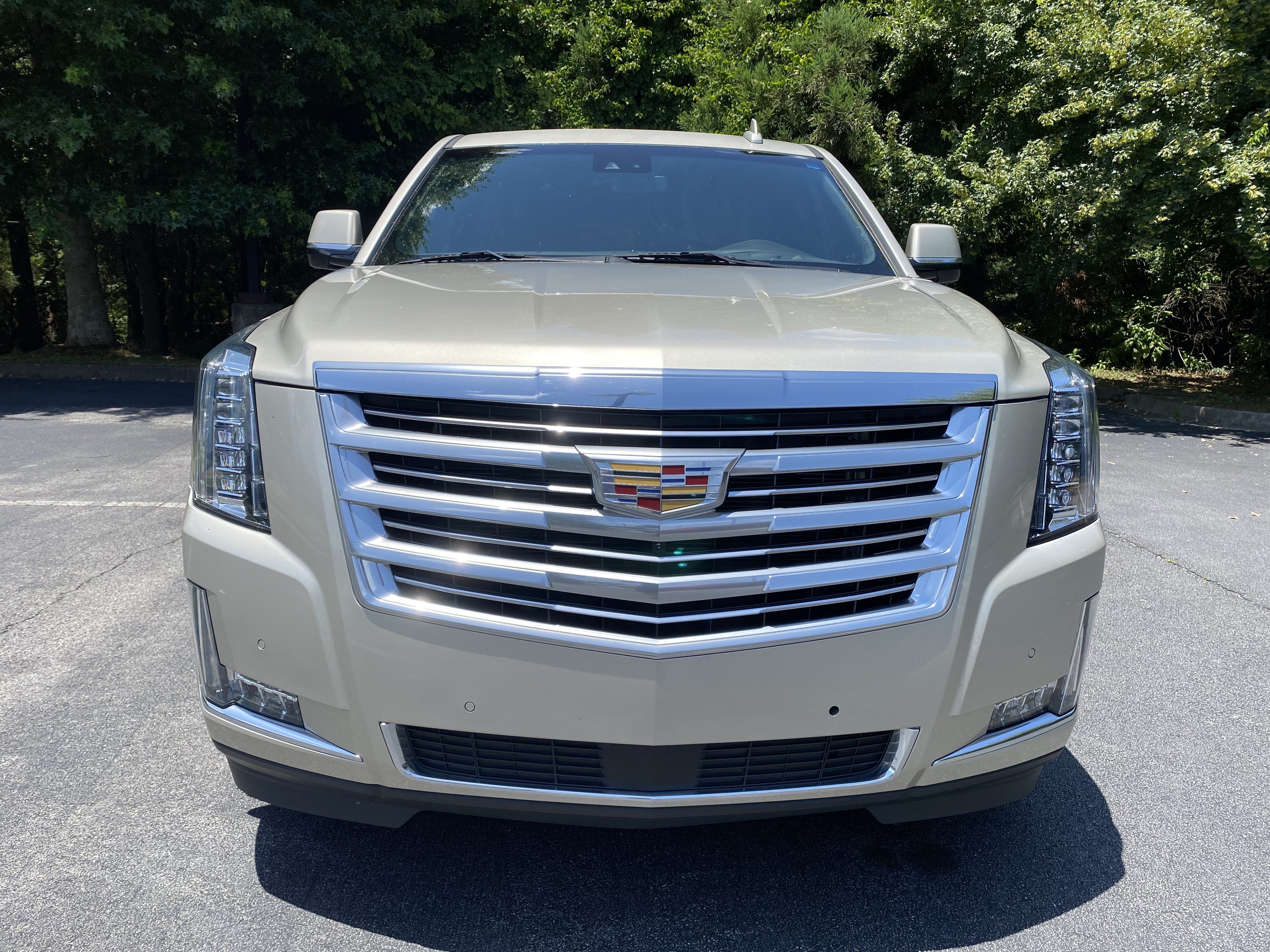 Used 2017 Cadillac Escalade ESV Platinum AWD/4WD image 3