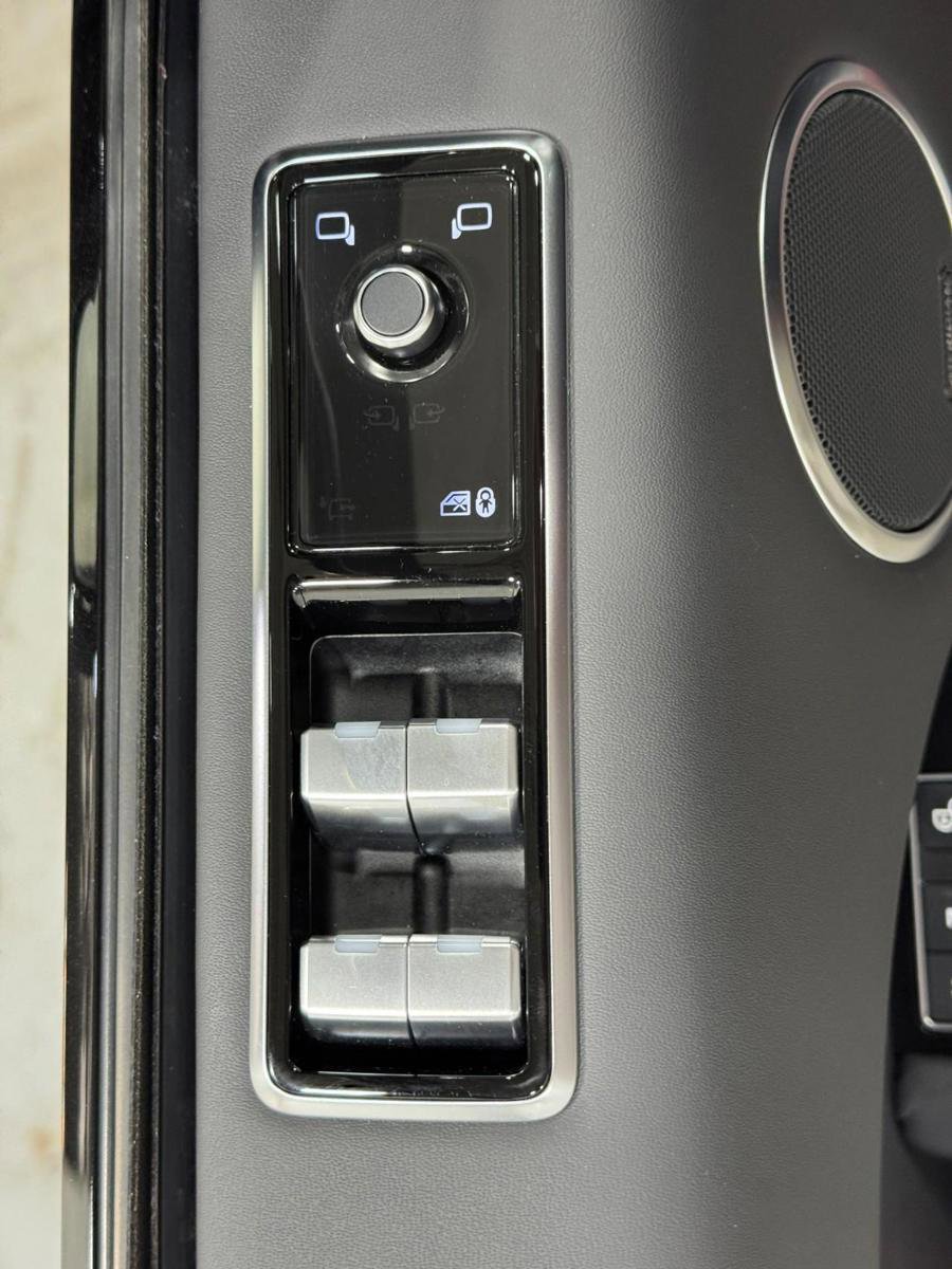 Used 2020 Land Rover Range Rover Sport HSE Dynamic image 24