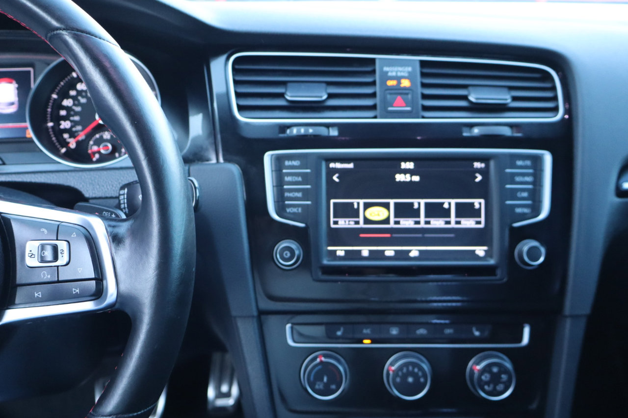 Used 2017 Volkswagen GTI Sport image 19