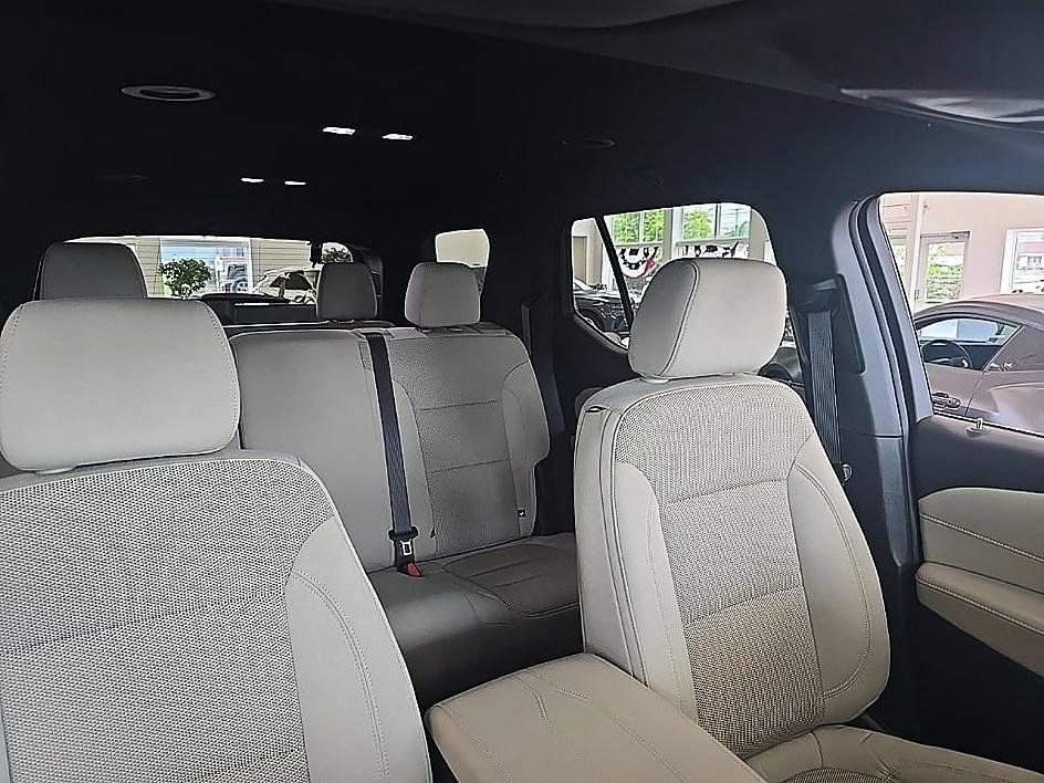Used 2023 Chevrolet Traverse LS AWD/4WD image 40