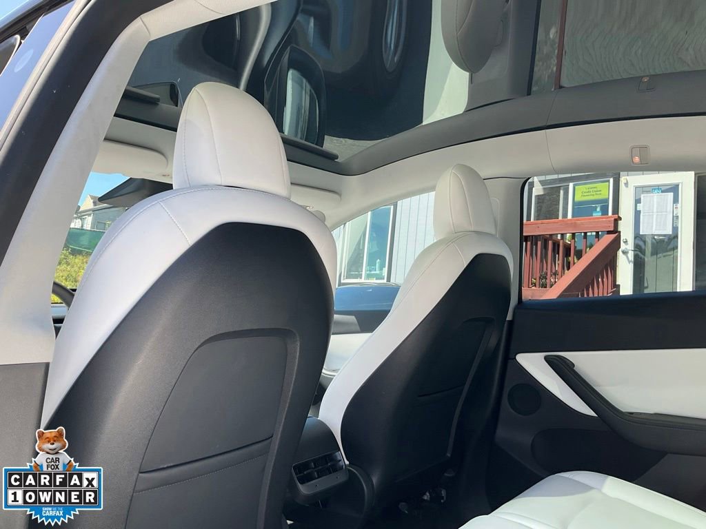 Used 2022 Tesla Model Y Long Range AWD/4WD image 34