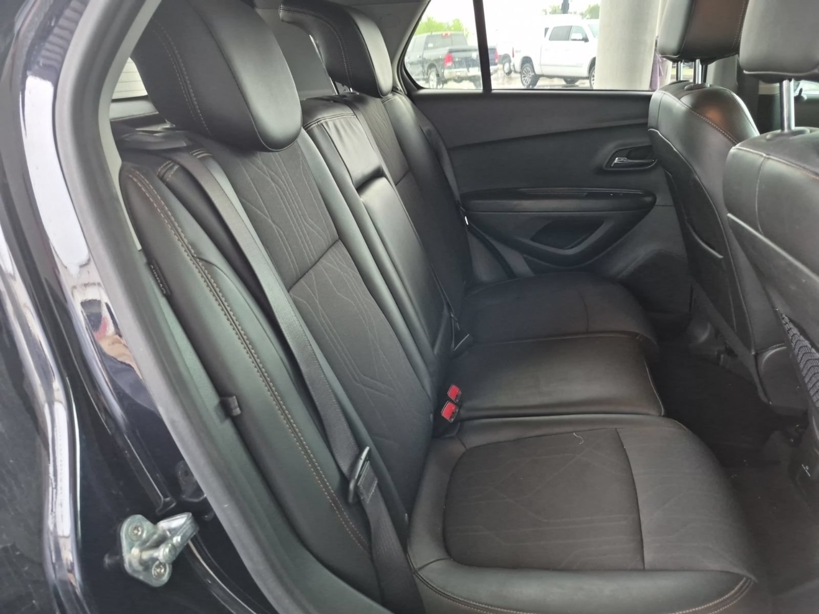 Used 2022 Chevrolet Trax LT w/ LT Convenience Package AWD/4WD image 8