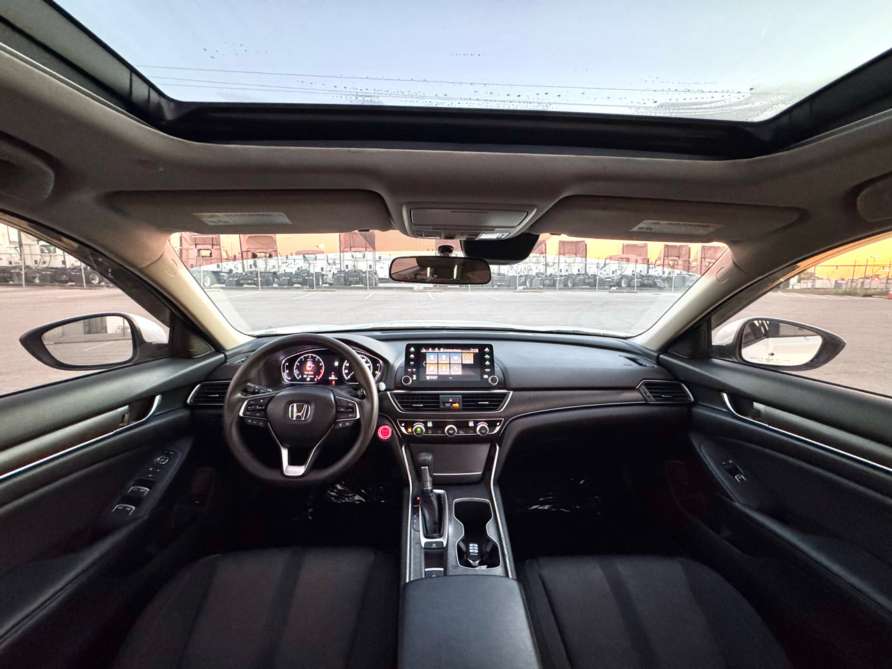 Used 2018 Honda Accord EX image 26