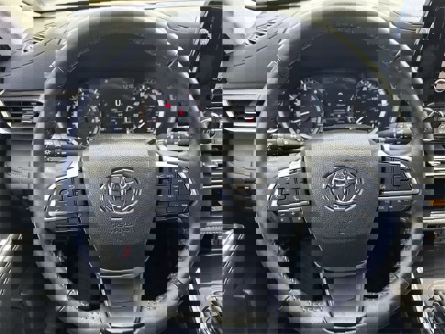 Used 2024 Toyota Highlander XLE image 13