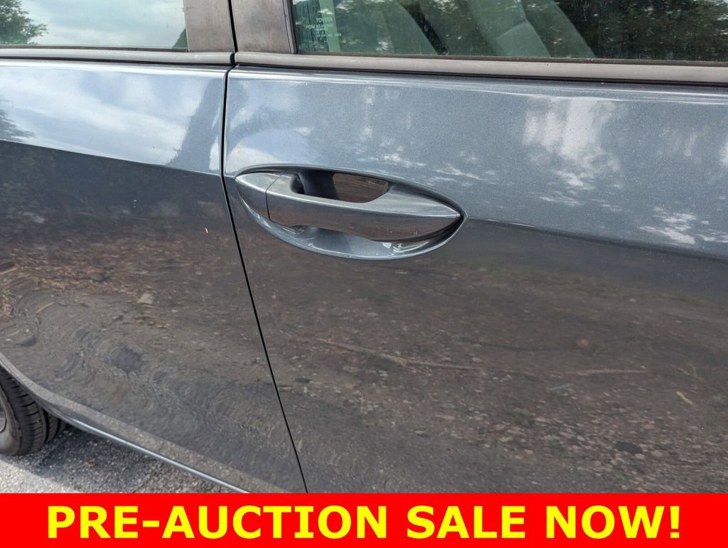 Used 2014 Toyota Corolla LE FWD image 12