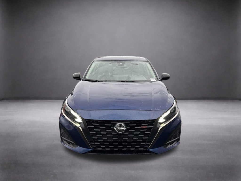 Used 2024 Nissan Altima 2.5 SR w/ SR Premium Package FWD image 10