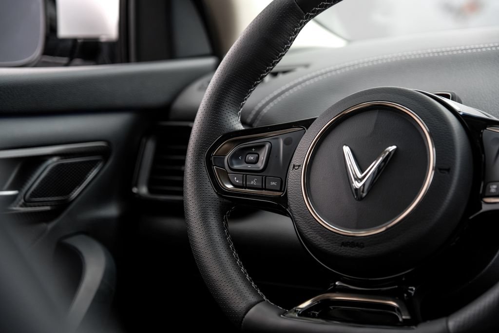 Used 2023 VinFast VF 8 Eco AWD/4WD image 21