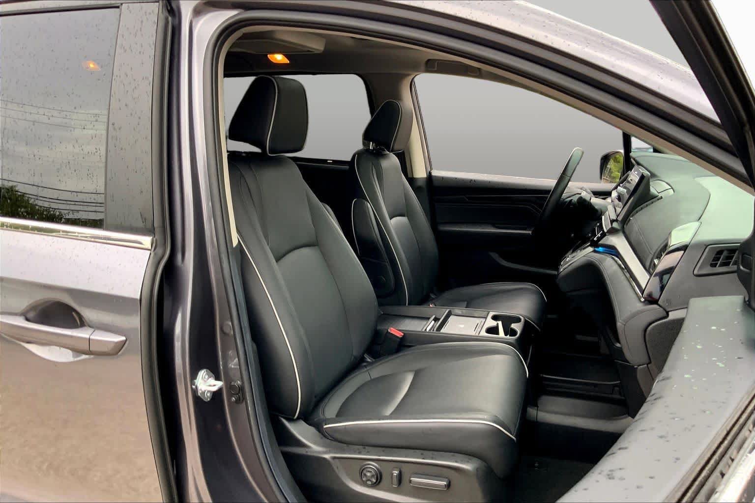 Used 2025 Honda Odyssey Touring image 9