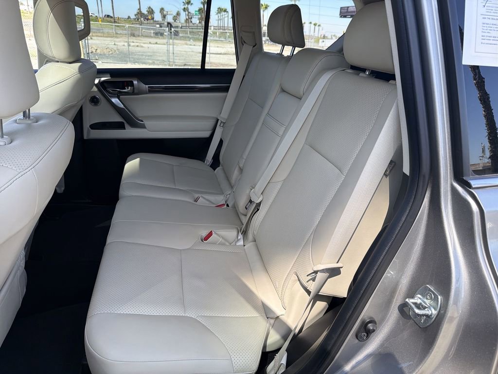 Used 2023 Lexus GX 460 Luxury w/ Off Road Package AWD/4WD image 25