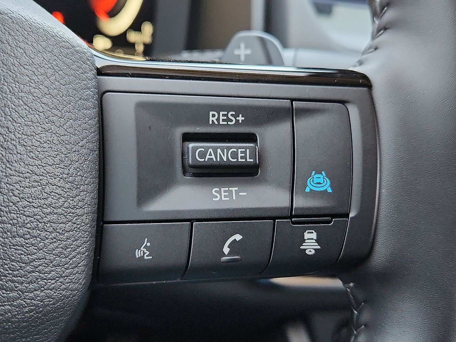 Used 2025 Nissan Rogue SL w/ SL Premium Package image 17