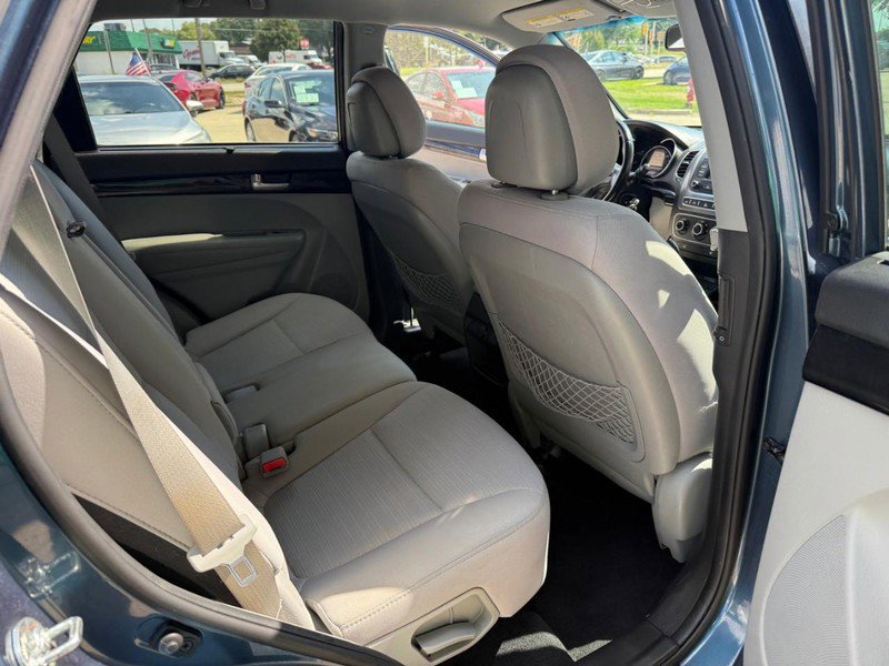 Used 2014 Kia Sorento LX image 15