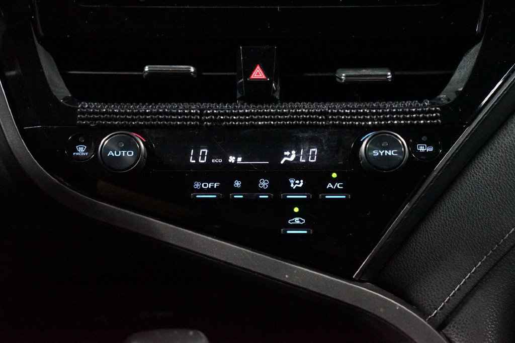 Used 2022 Toyota Camry SE FWD image 19