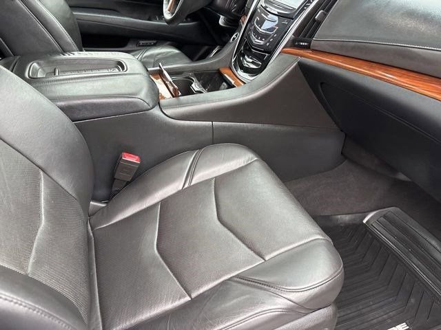 Used 2017 Cadillac Escalade Luxury image 41