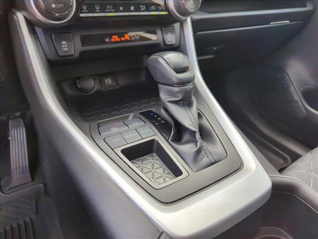 Used 2023 Toyota RAV4 XLE w/ Convenience Package image 11