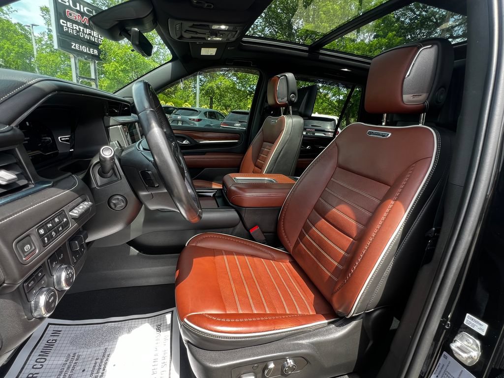 Used 2023 GMC Yukon Denali Ultimate AWD/4WD image 17