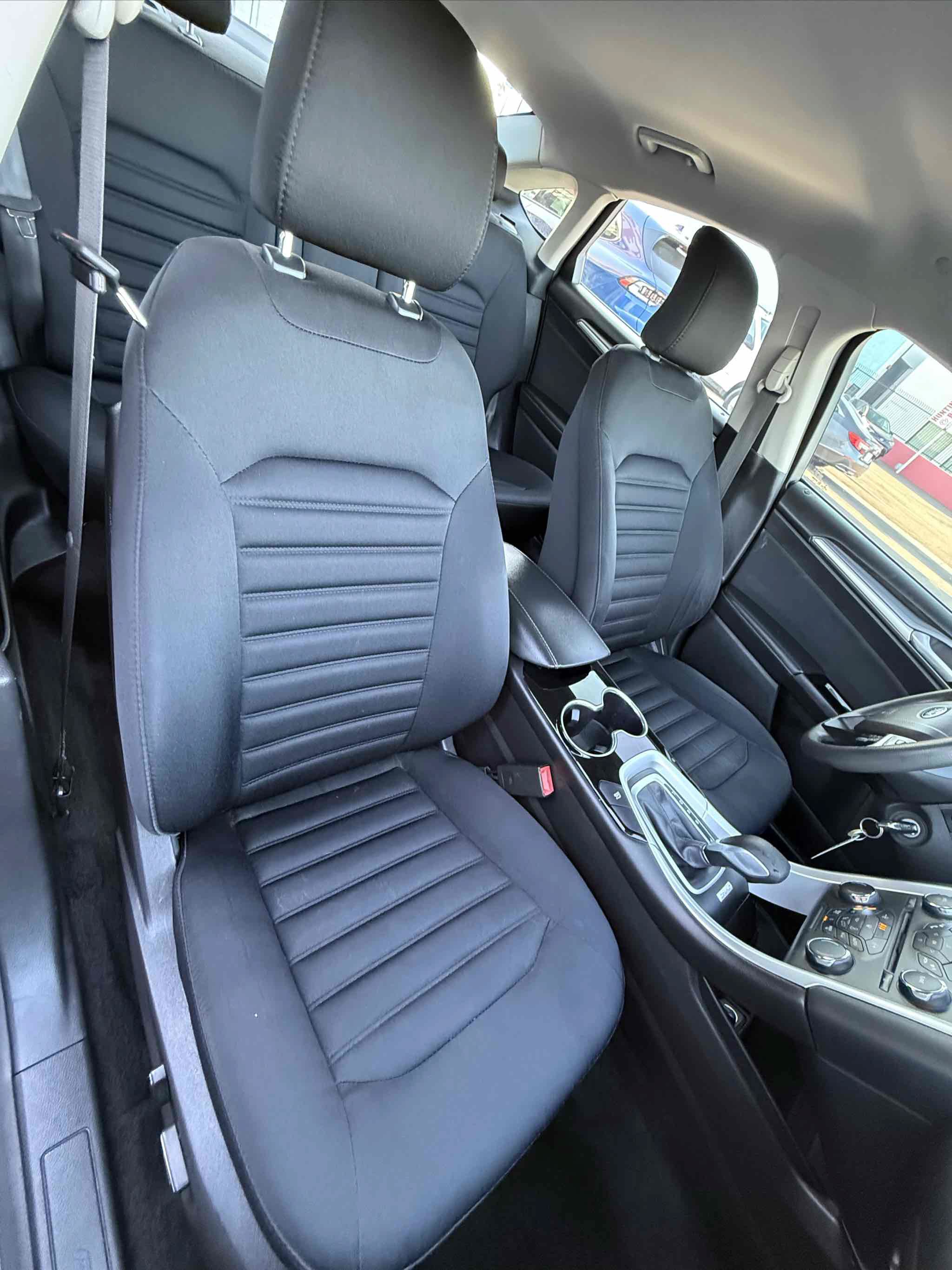 Used 2016 Ford Fusion SE FWD image 11