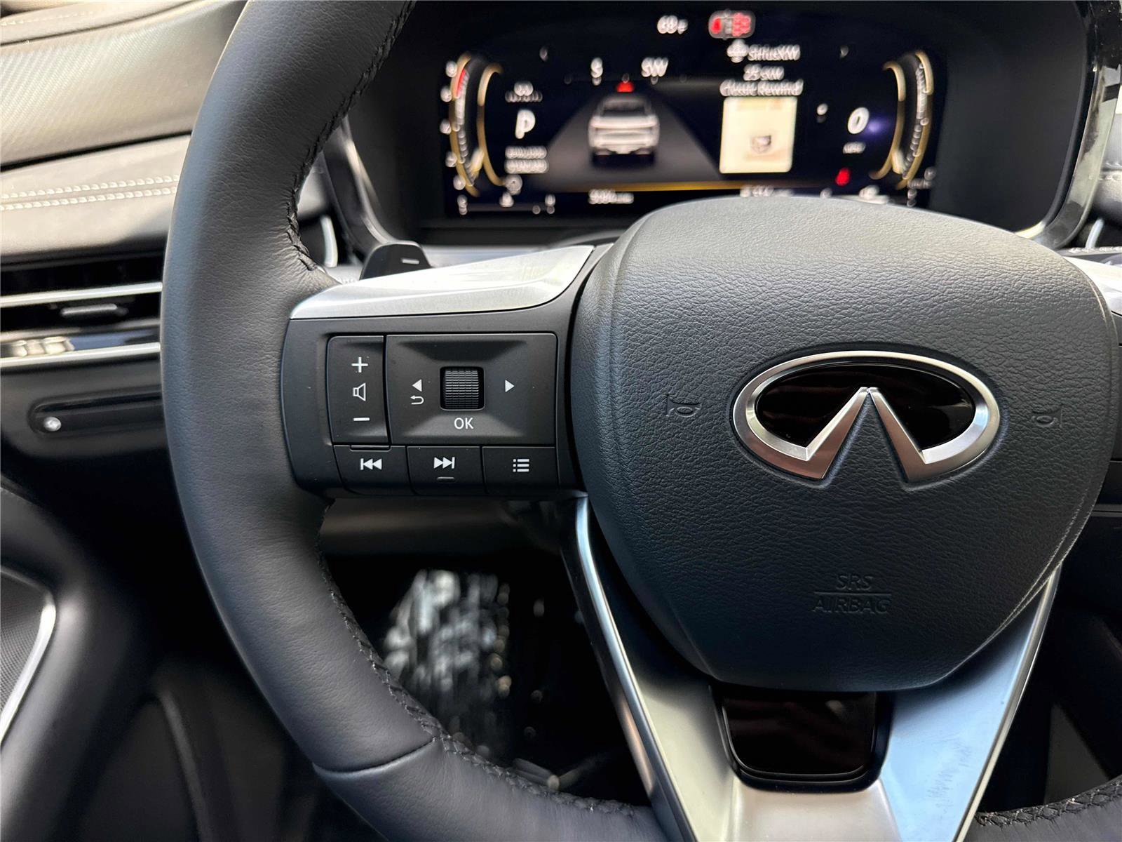 Used 2026 INFINITI QX60 Luxe w/ Cargo Package FWD image 18