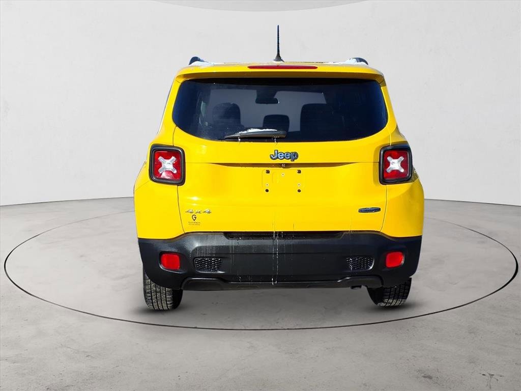 Used 2015 Jeep Renegade Latitude w/ Cold Weather Group II image 6