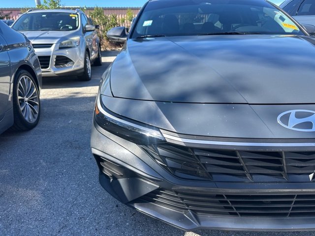 Used 2024 Hyundai Elantra SEL image 4