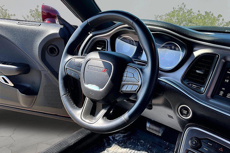 Used 2019 Dodge Challenger SXT image 16
