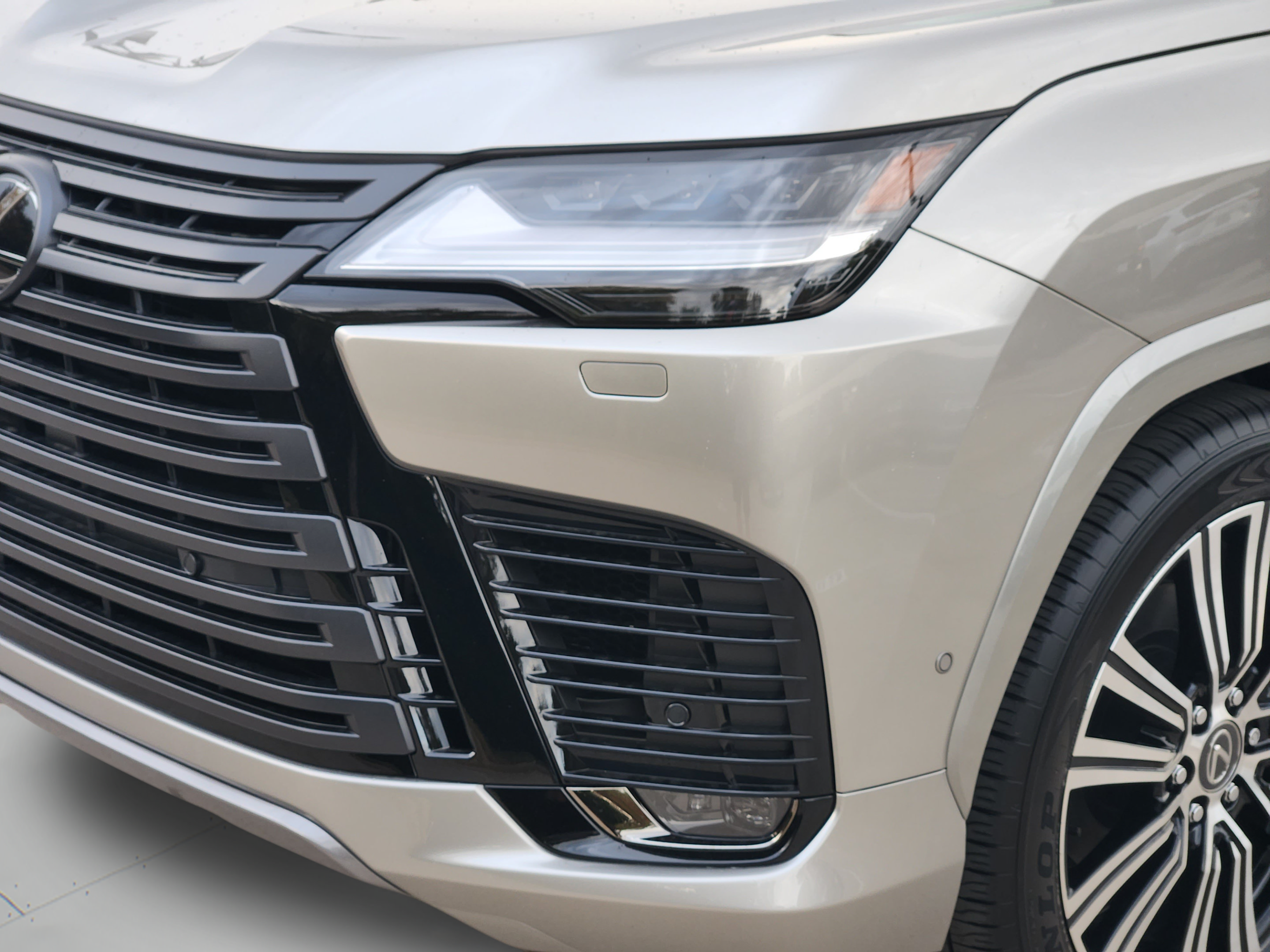 New 2026 Lexus LX 700h Luxury w/ Appearance Package AWD/4WD image 23