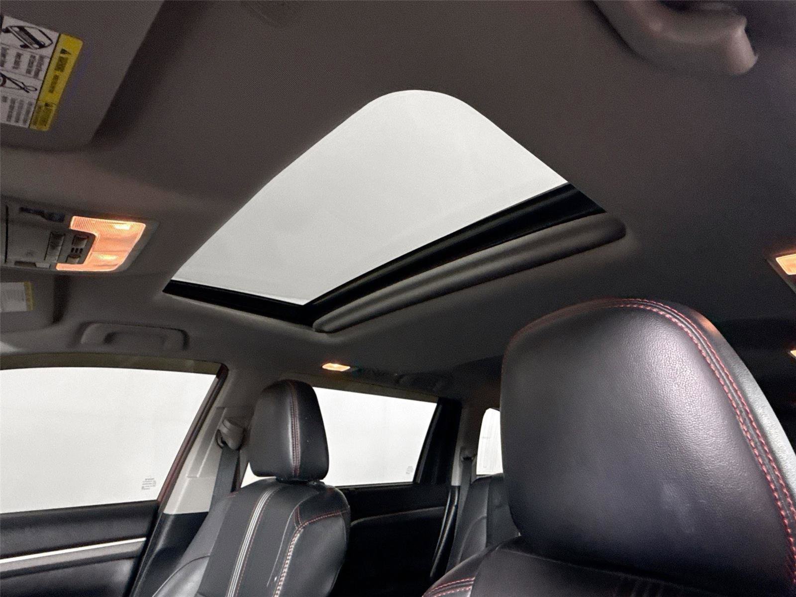 Used 2019 Toyota Highlander SE AWD/4WD image 6