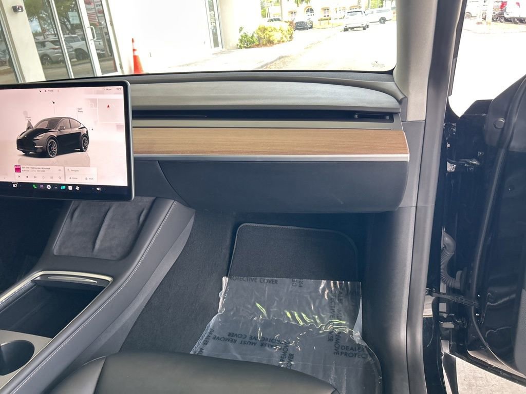 Used 2023 Tesla Model Y Long Range image 25