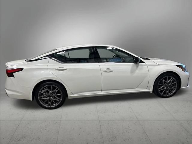 Used 2023 Nissan Altima 2.0 SR FWD image 6
