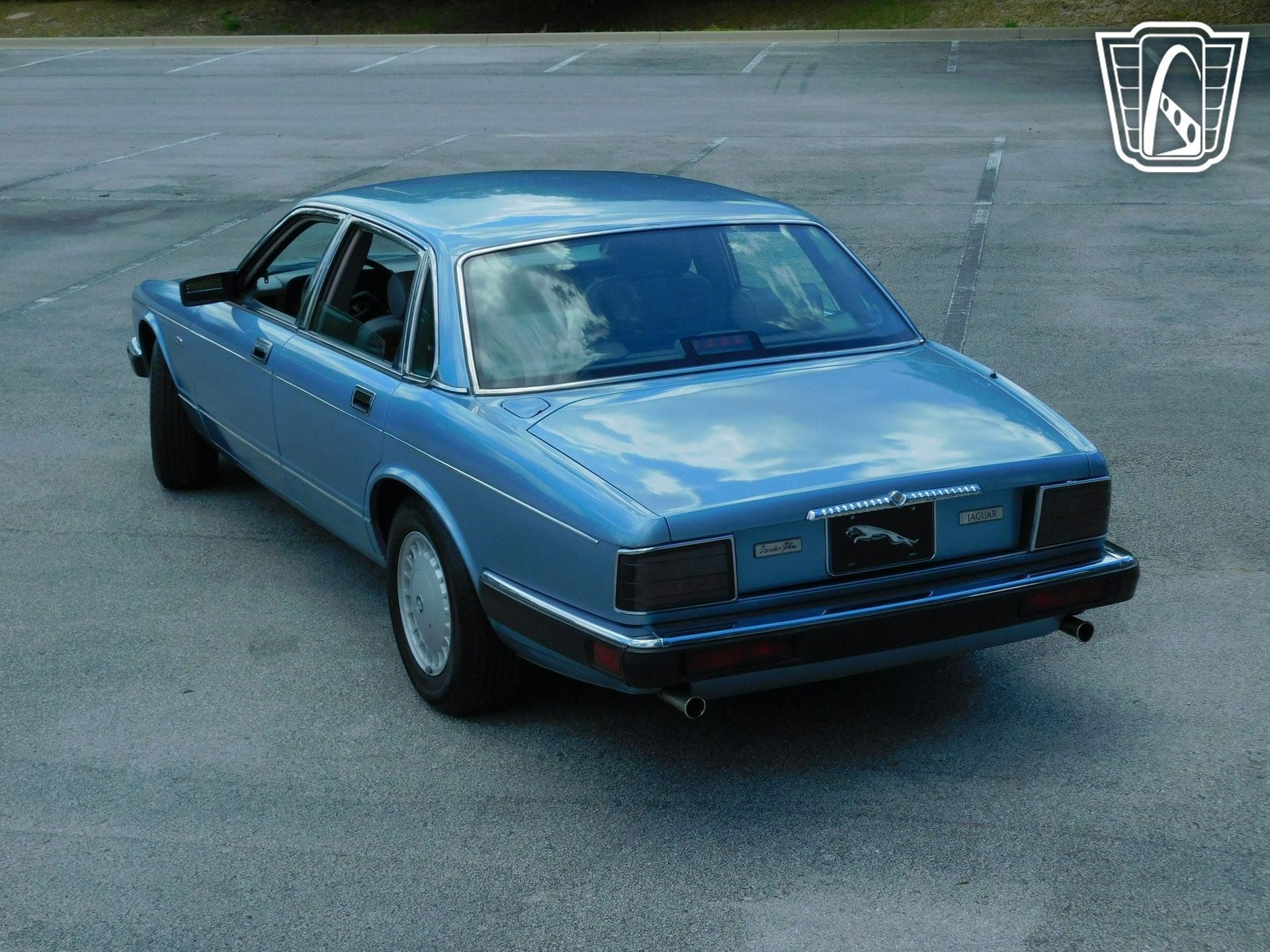 Used 1991 Jaguar XJ Vanden Plas image 12