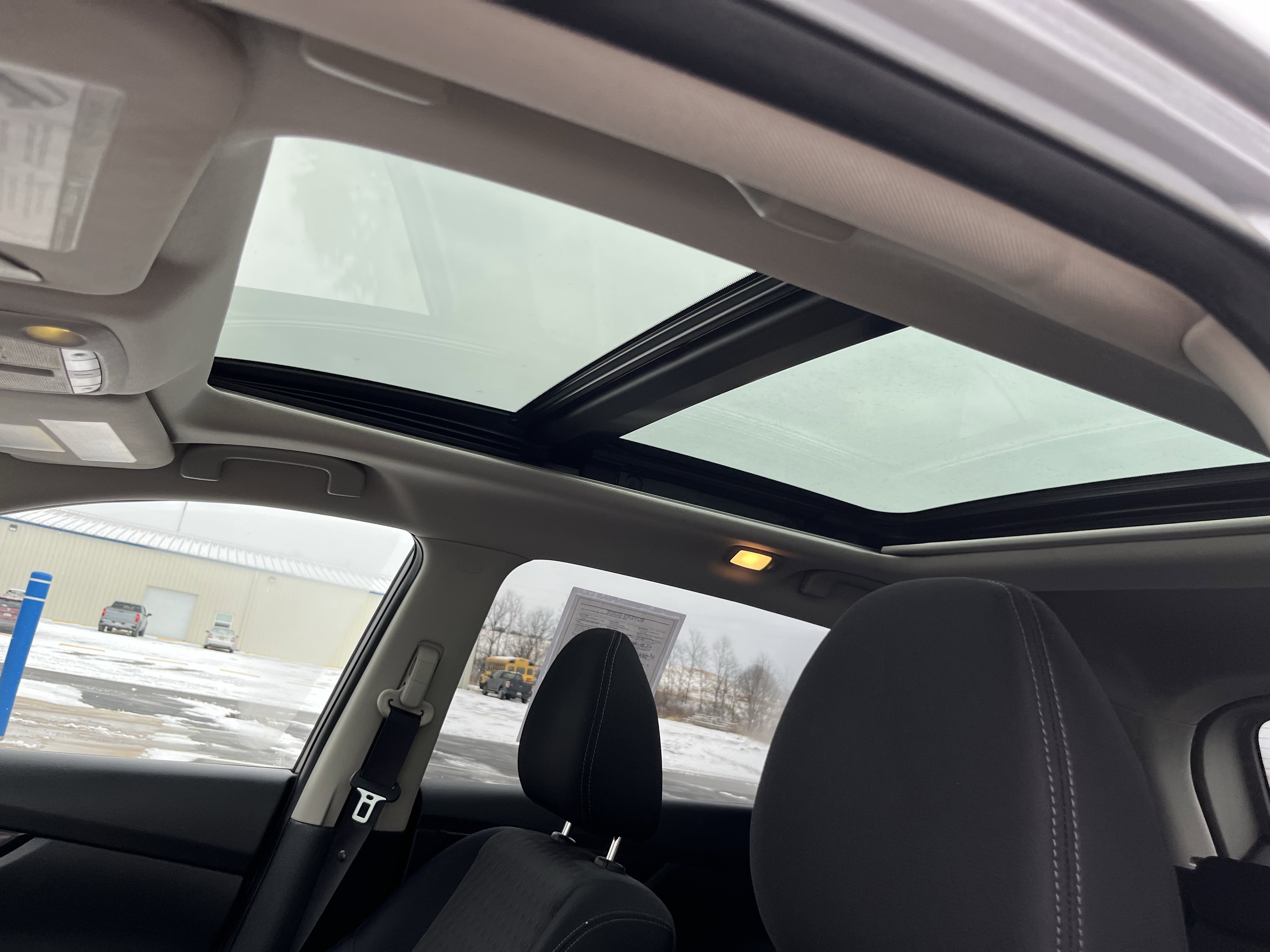 Used 2017 Nissan Rogue SV w/ Sun & Sound Touring Package image 19