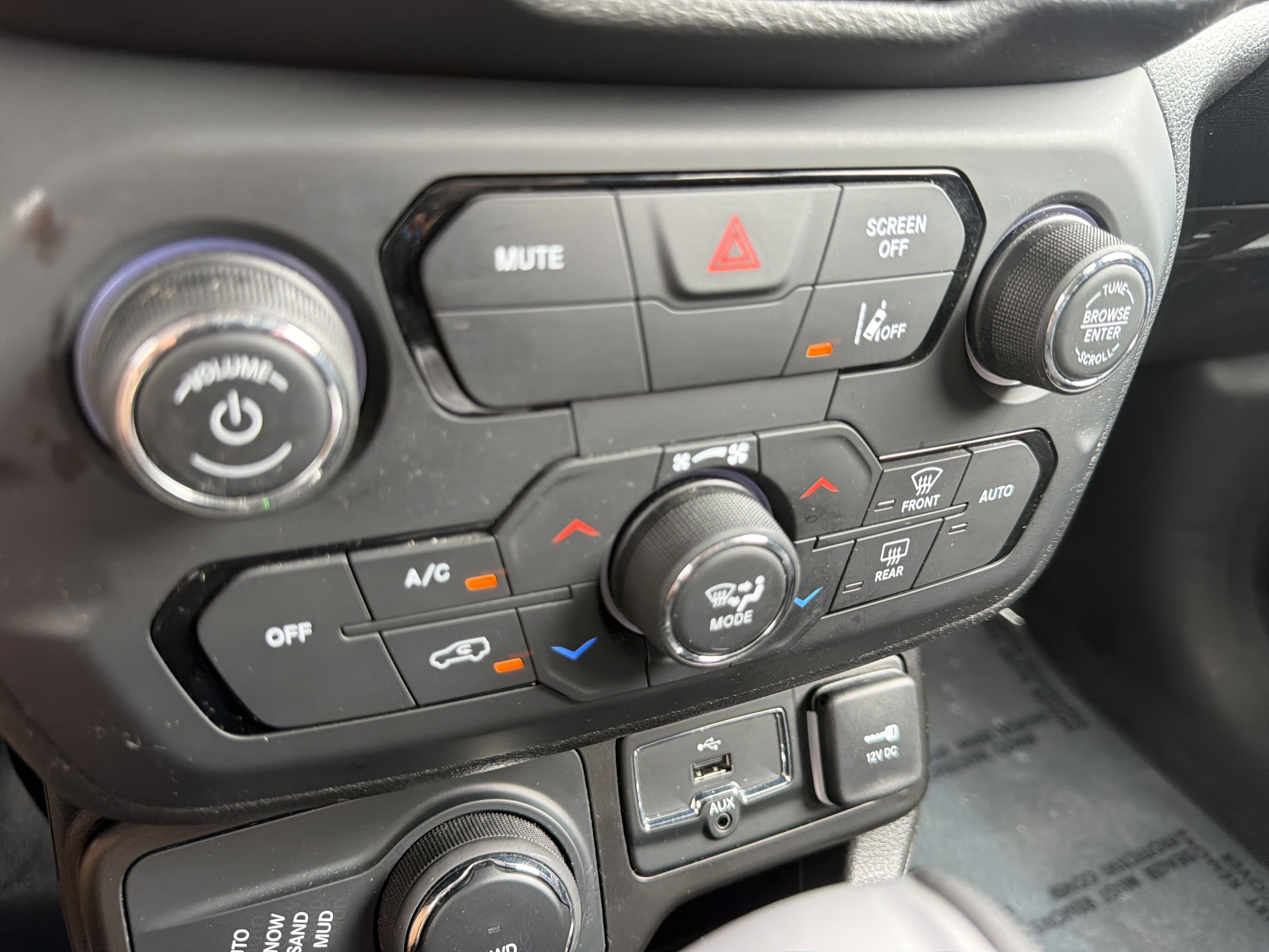 Used 2021 Jeep Renegade Sport w/ Sport Appearance Group AWD/4WD image 28
