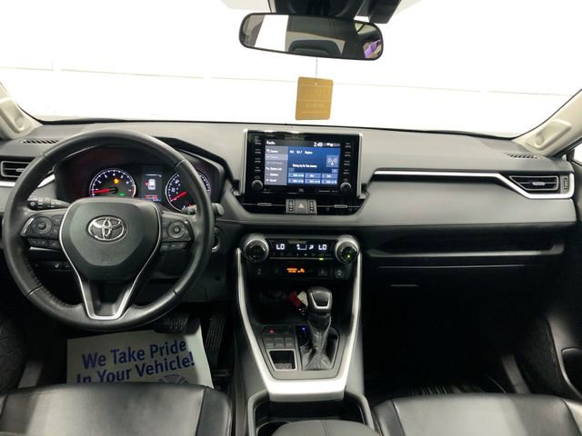 Used 2020 Toyota RAV4 XLE Premium AWD/4WD image 15