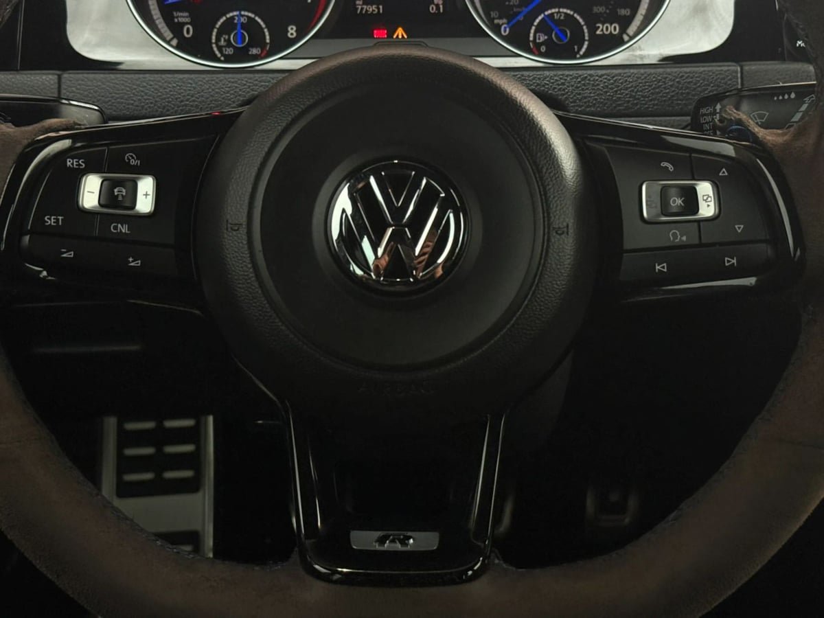Used 2017 Volkswagen Golf R 4-Door AWD/4WD image 53