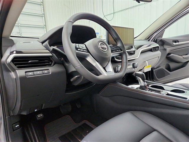 New 2025 Nissan Altima 2.5 SR w/ SR Premium Package image 18