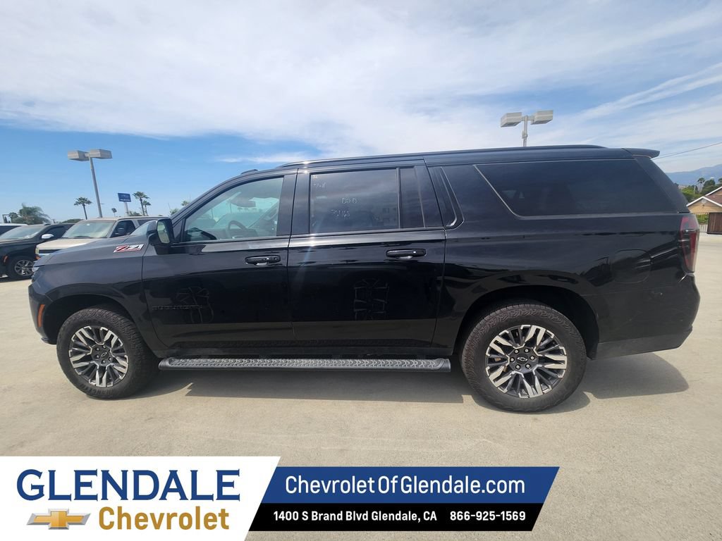 Used 2025 Chevrolet Suburban Z71 AWD/4WD image 3