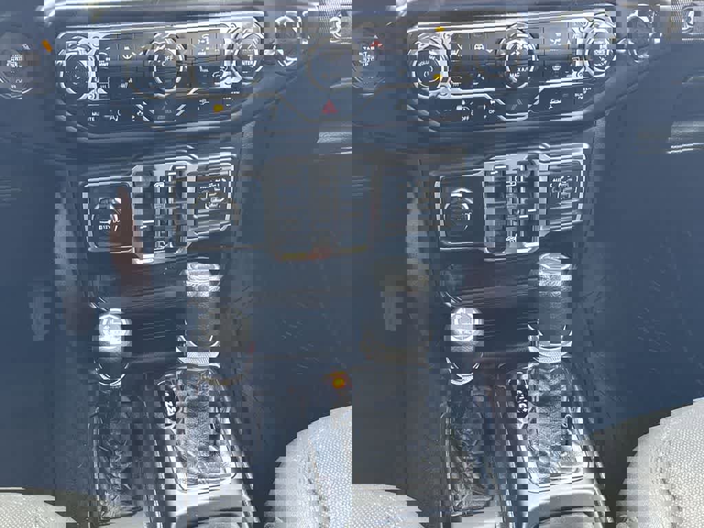 Used 2022 Jeep Gladiator Sport image 18