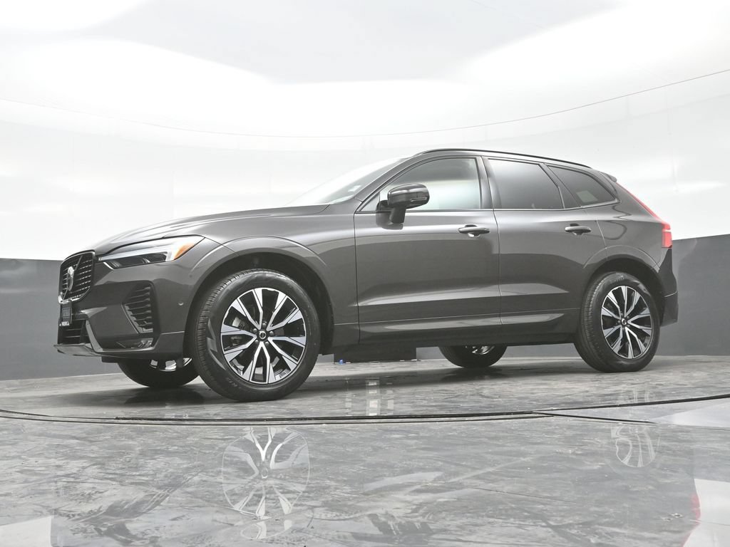 Used 2024 Volvo XC60 B5 Plus AWD/4WD image 23