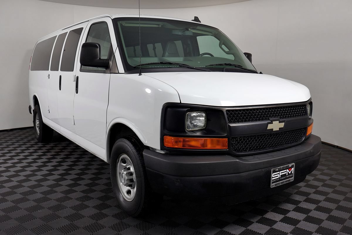 Used 2016 Chevrolet Express 3500 LS RWD image 5