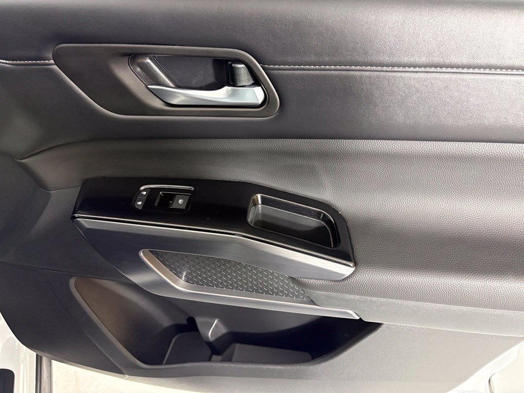 New 2026 Nissan Pathfinder SL FWD image 12