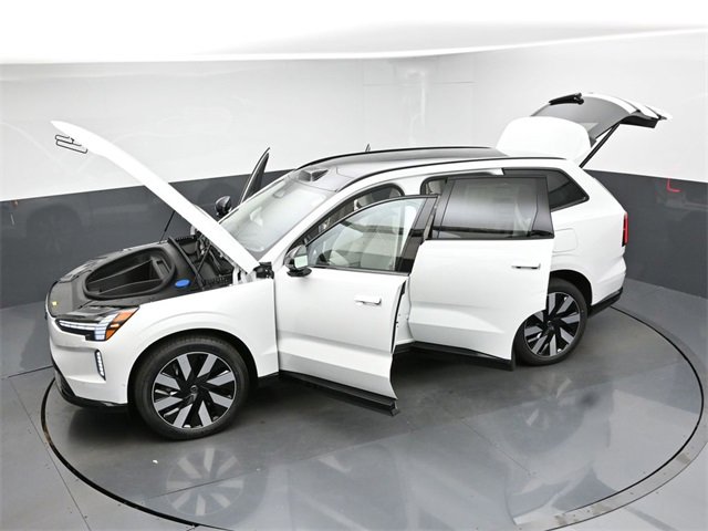 New 2025 Volvo EX90 Plus w/ Protection Package Premier image 48