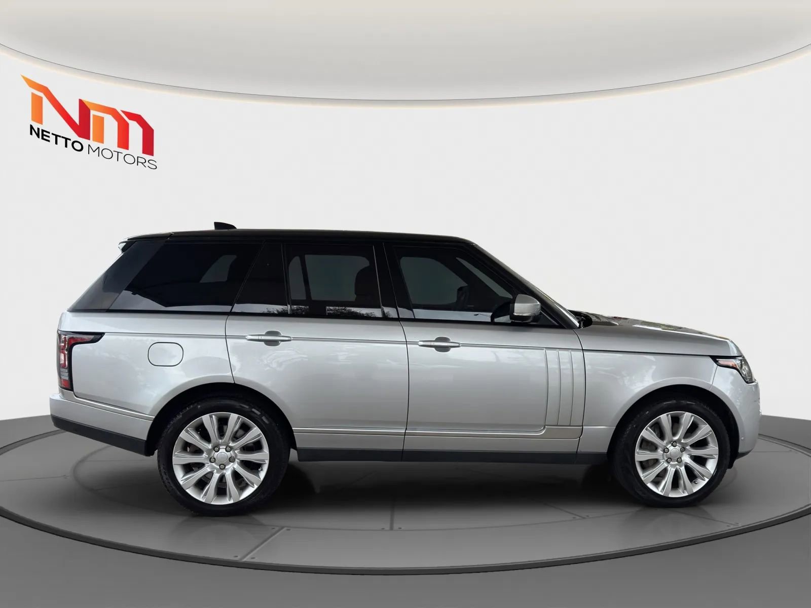 Used 2017 Land Rover Range Rover HSE image 6