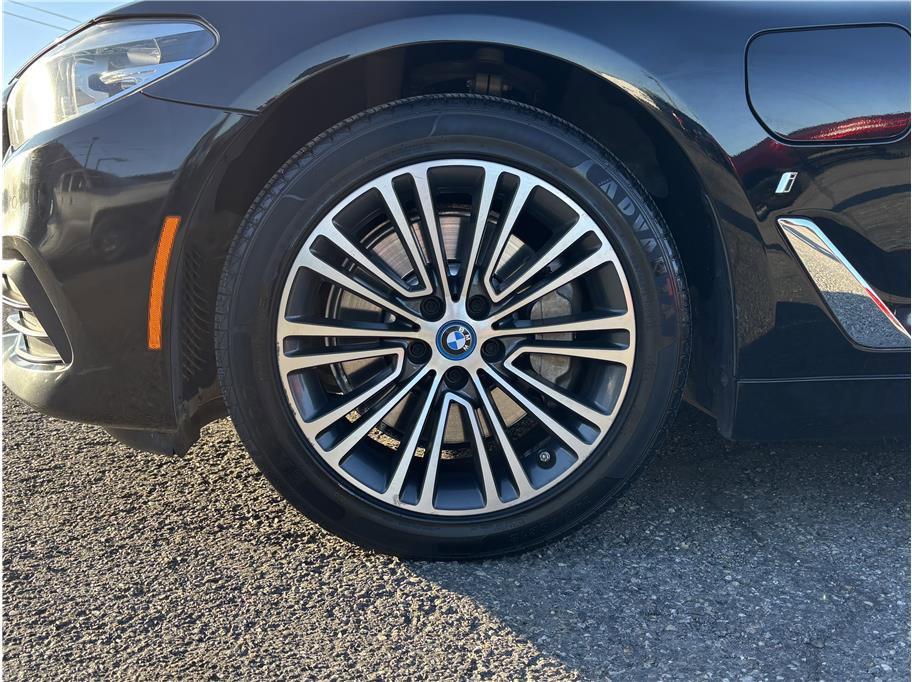 Used 2019 BMW 530e w/ Convenience Package RWD image 9