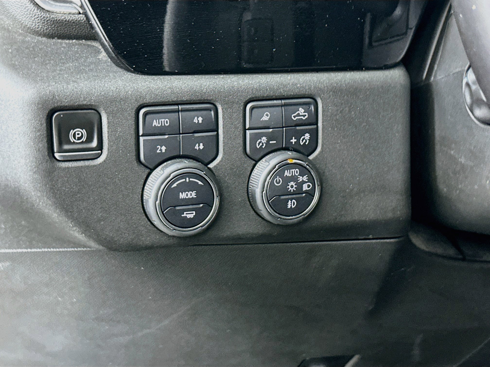 Used 2022 Chevrolet Silverado 1500 High Country w/ High Country Premium Package AWD/4WD image 17