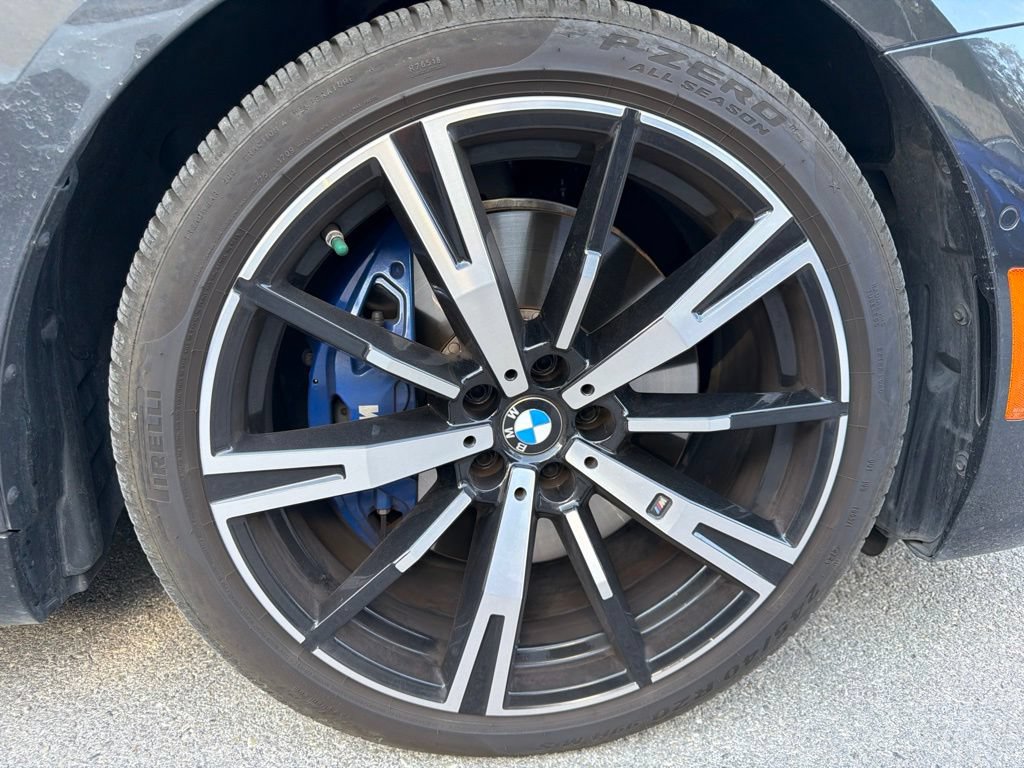 Certified 2025 BMW 540i xDrive w/ M Sport Package AWD/4WD image 5